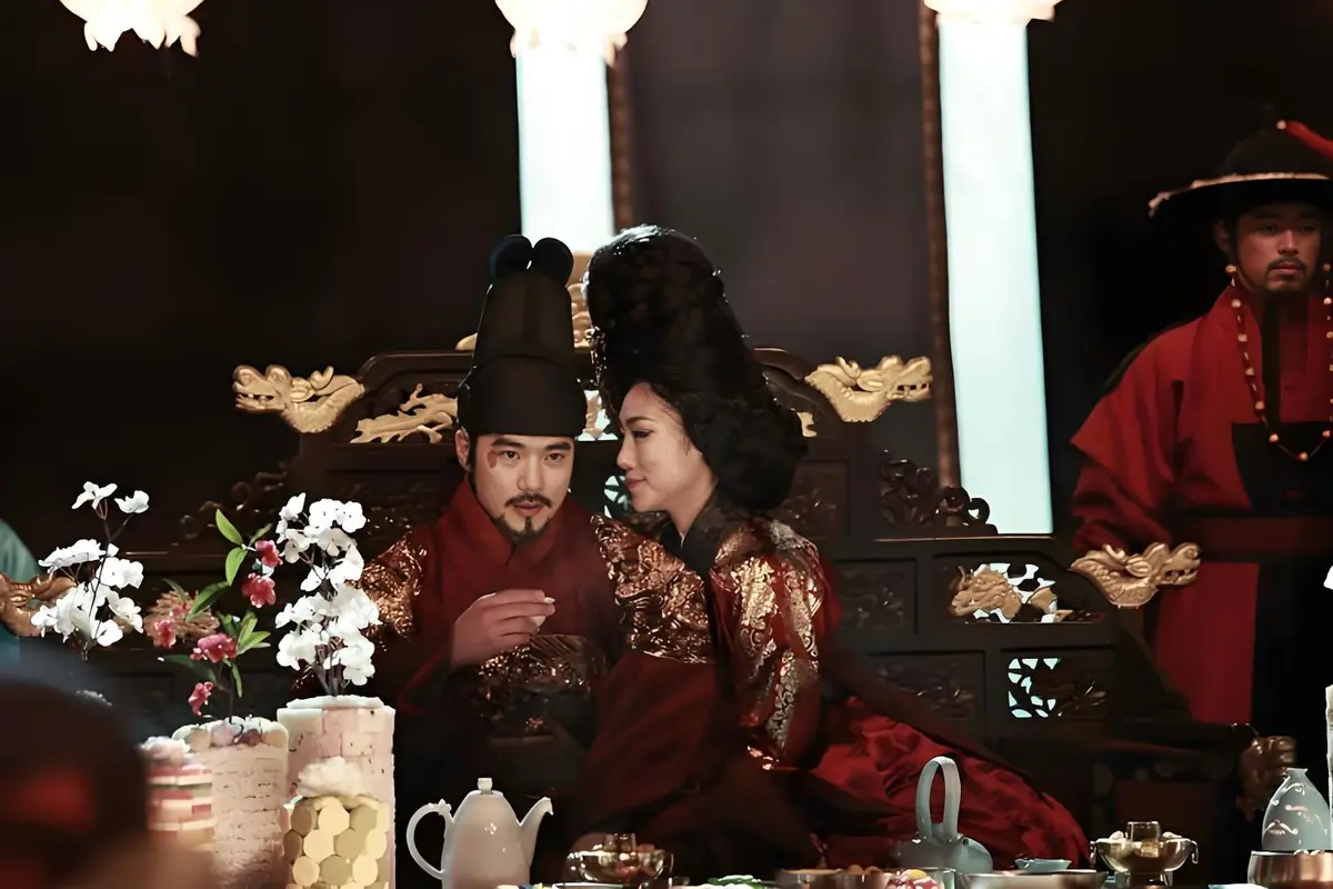 《奸臣》未删减版HD高清免费在线观看-奸臣完整版无广告播放-韩国电影全集