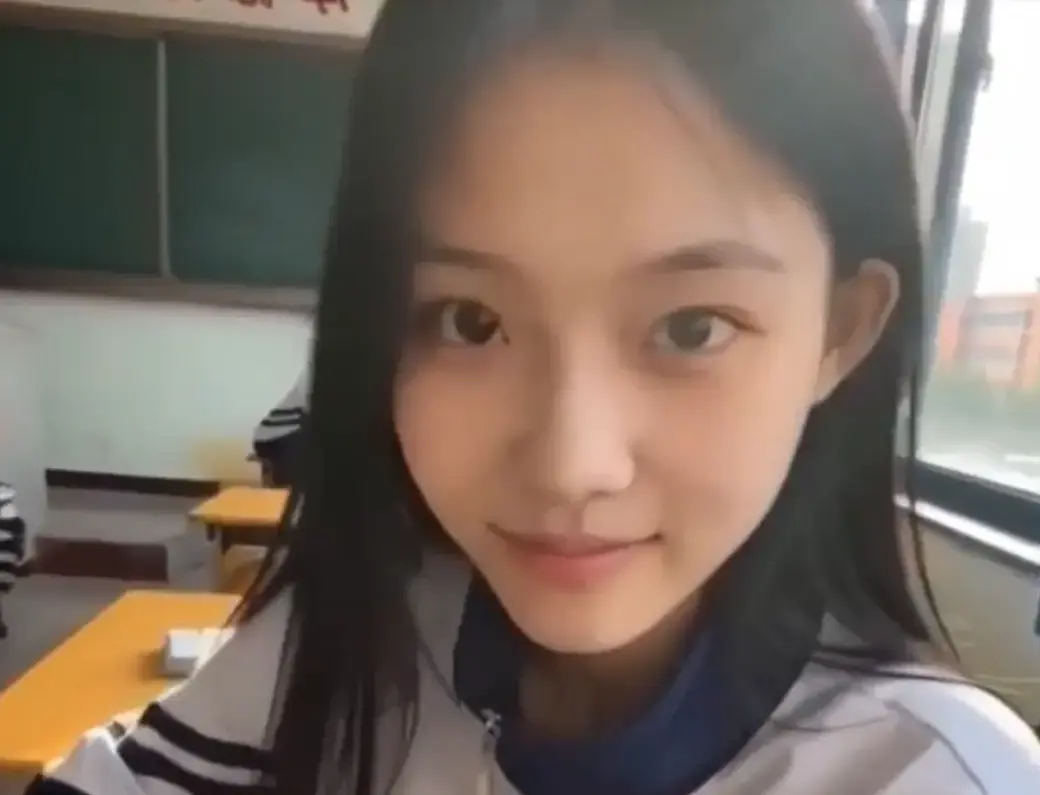 黄果AI短剧《我的十八岁女友》无删减4K蓝光高清在线播放-我的十八岁女友全集免费极速加载-高甜治愈结局太甜追完想谈恋爱